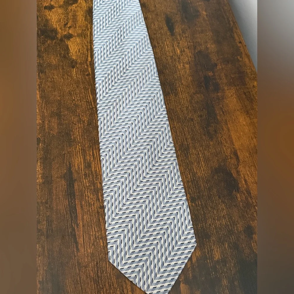 Dona Donna Silk Tie – Blue Chevron Pattern